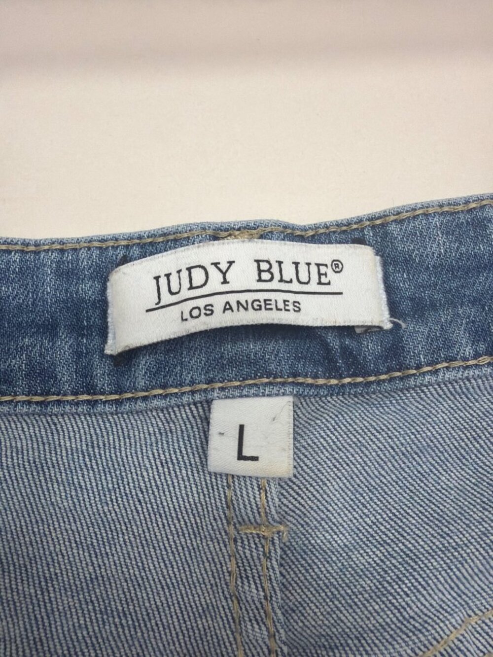Judy Blue Cuffed Jean Shorts 3" Inseam Size L Casual Summer Comfort - Picture 5 of 8